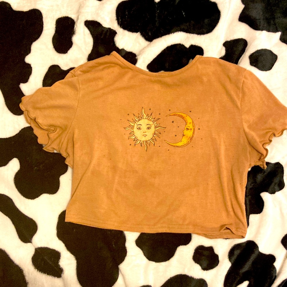 Basic cropped tee🌙🌞